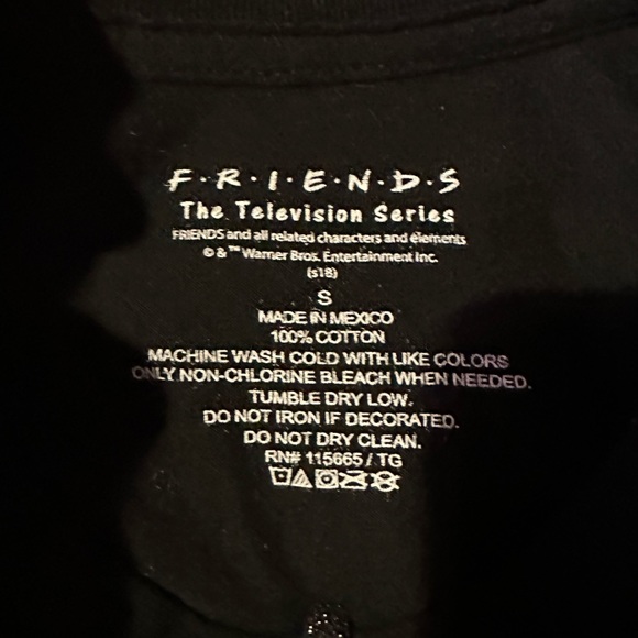 Hot Topic tee - Picture 4 of 5